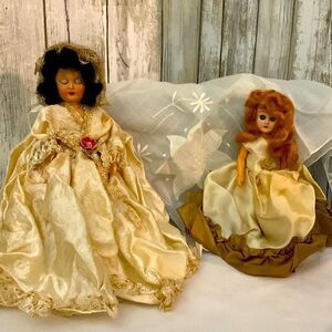 VTG 1940 COMPOSITE HARD PLASTIC MINIATURE SCARLET BELLE BRIDE DOLLS